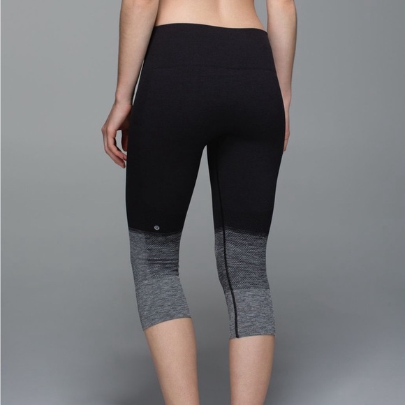 Lululemon Seamlessly Street Crop Pants -Heathered Black Size 6 - Picture 1 of 7
